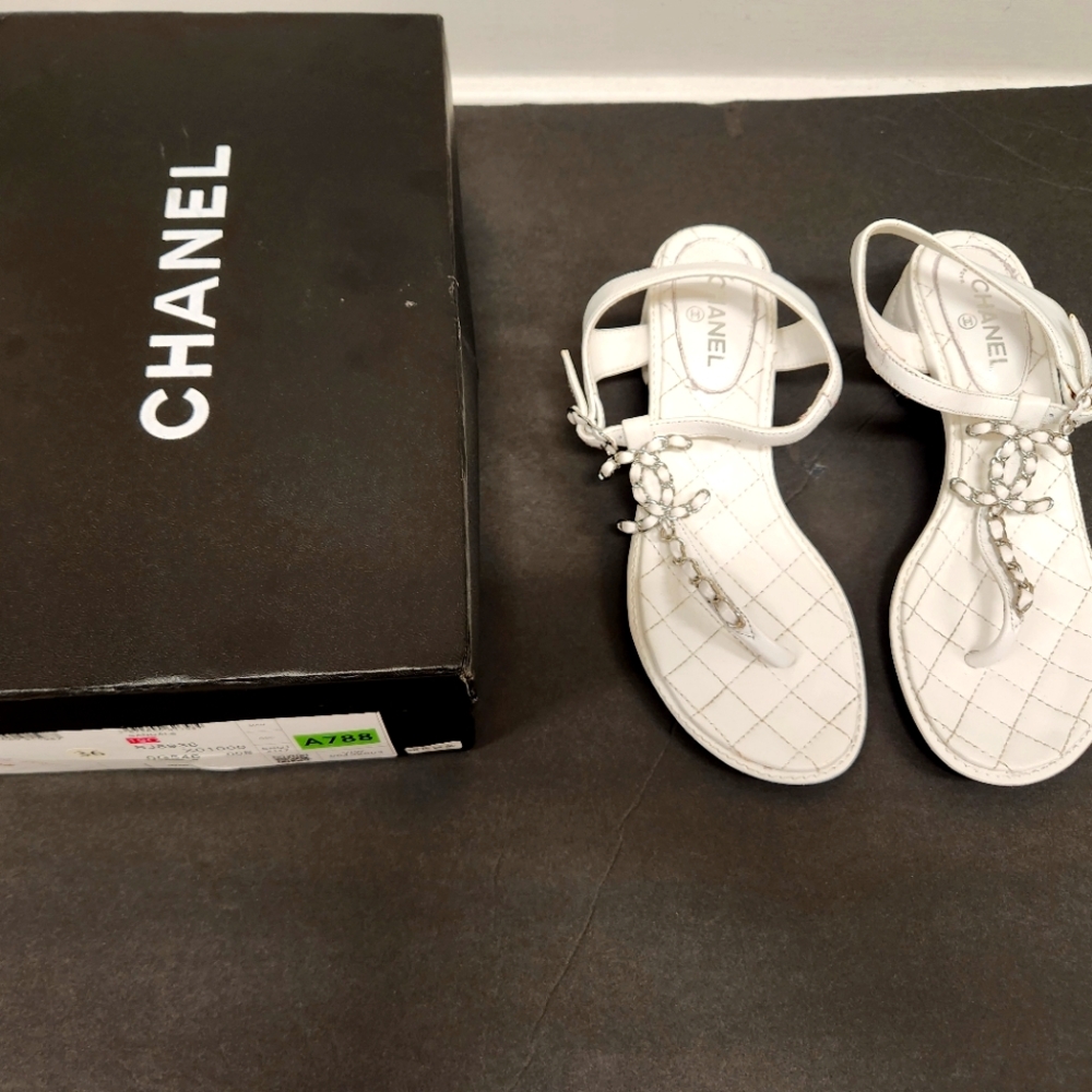 Chanel flipflops
